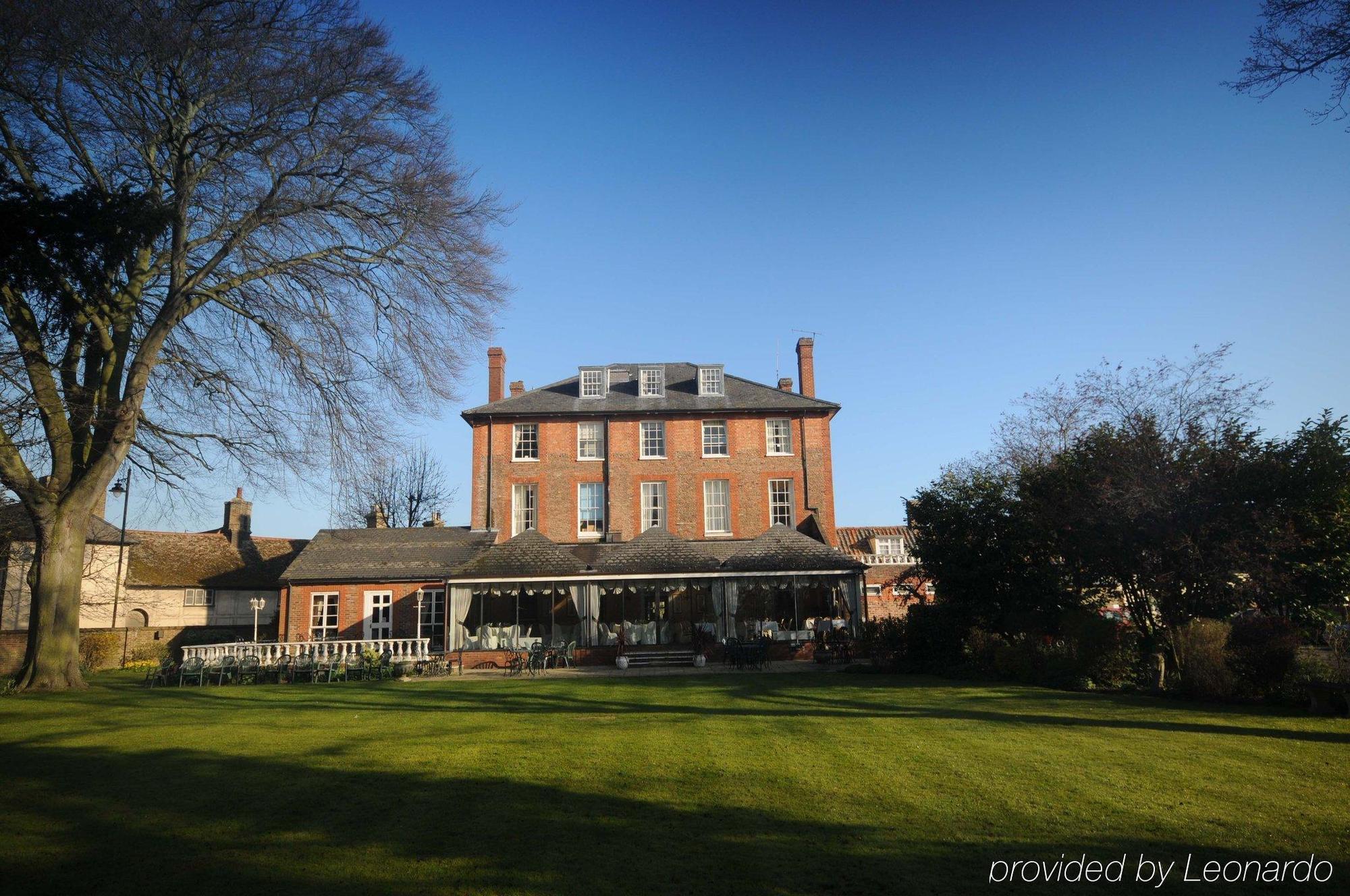 The Riverside House Hotel Mildenhall Exterior foto