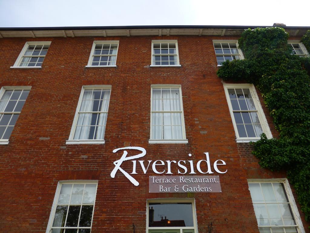 The Riverside House Hotel Mildenhall Exterior foto